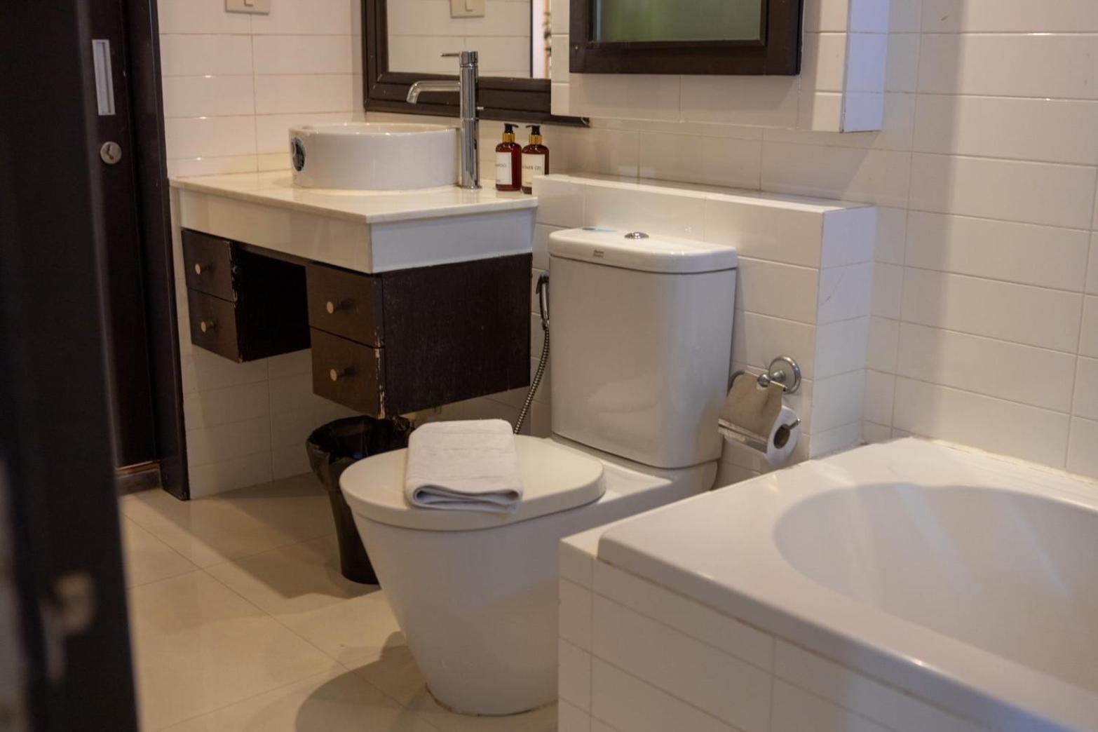 P Villa Lamoon Thonglor バンコク都 エクステリア 写真