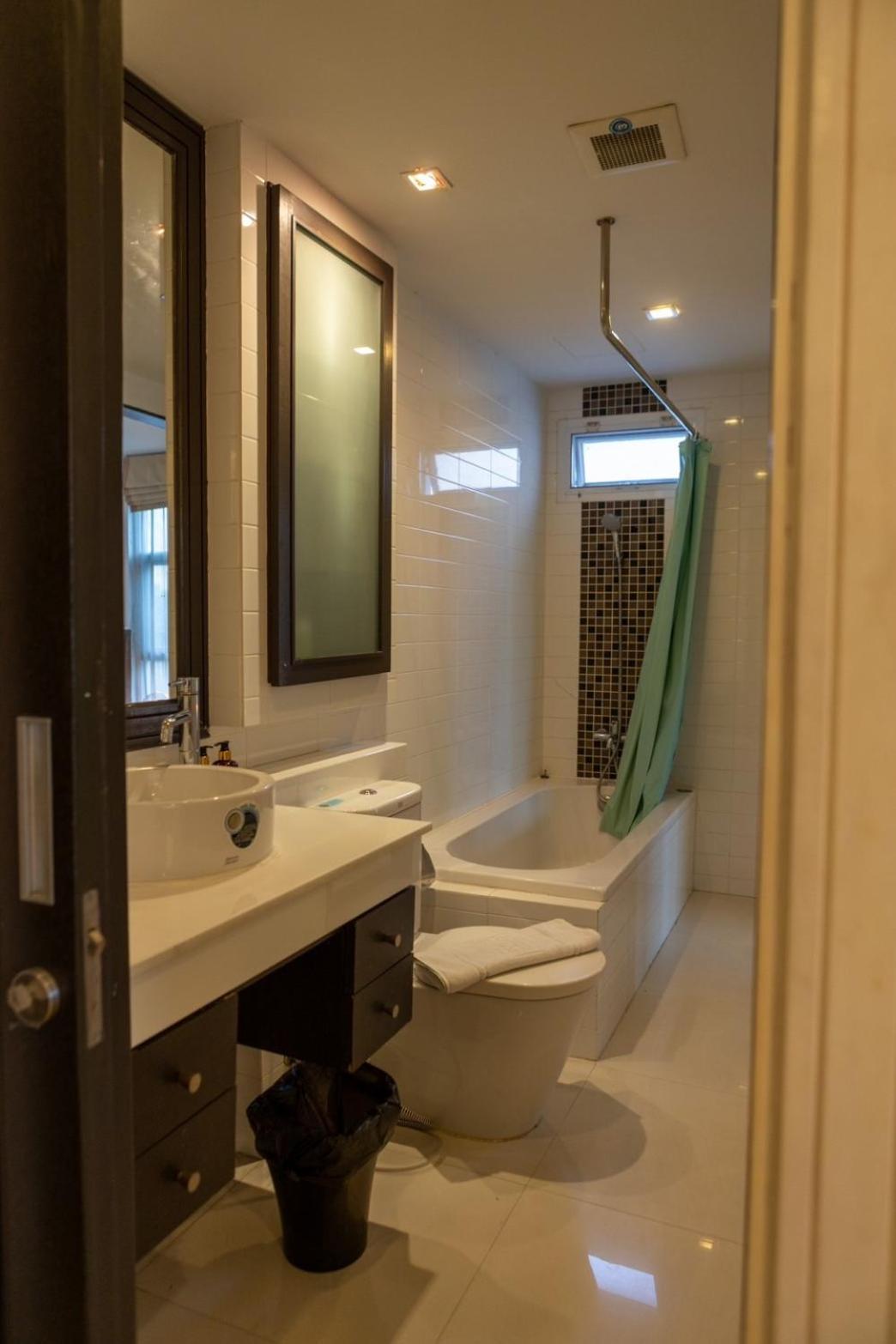 P Villa Lamoon Thonglor バンコク都 エクステリア 写真
