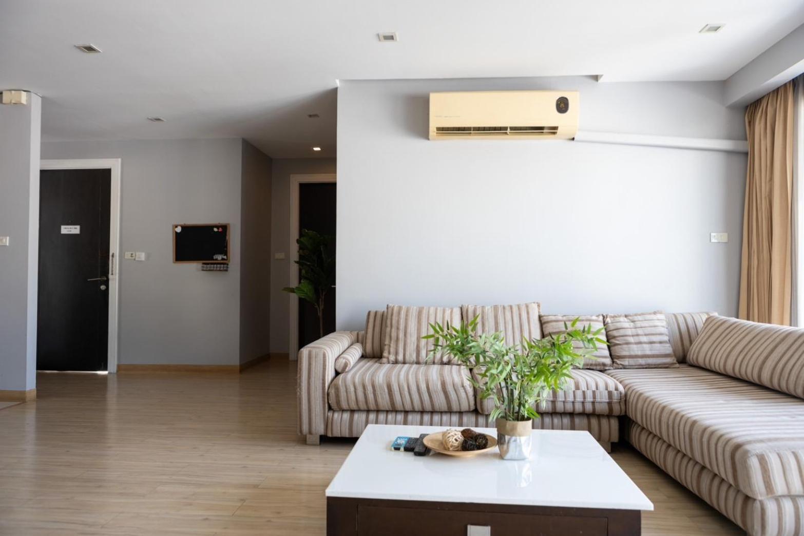 P Villa Lamoon Thonglor バンコク都 エクステリア 写真